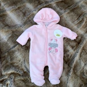 Absorbs girl snowsuit